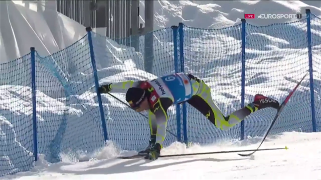Cadute, ruzzoloni, sci rotti: con le qualificazioni dei Mondiali di sci di fondo c'è da divertirsi Cadute, ruzzoloni, sci rotti: con le qualificazioni dei Mondiali di sci di fondo c'è da divertirsi