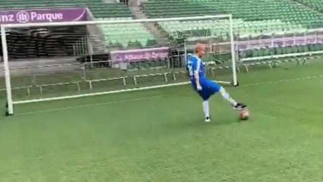 El clamoroso fallo con el que el cantante Ed Sheeran pretende que le 'fiche' el Madrid El clamoroso fallo con el que el cantante Ed Sheeran pretende que le 'fiche' el Madrid