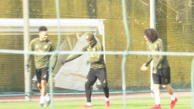 Quand les joueurs d'Arsenal s'entraînent à célébrer leurs buts Quand les joueurs d'Arsenal s'entraînent à célébrer leurs buts
