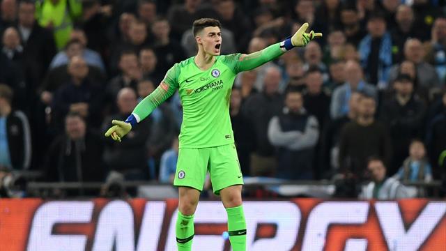 Kepa si rifiuta di uscire dopo i crampi, Sarri s'infuria in panchina: clamoroso in Coppa