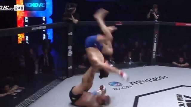 Помните чокнутого бразильца, который cделал сальто в клетке? Его подписал UFC
