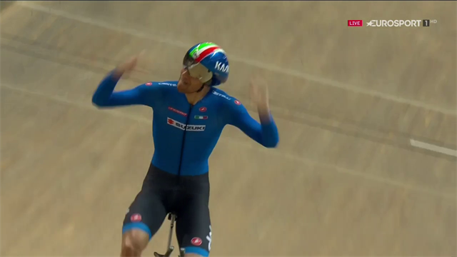 Filippo Ganna, sei eccezionale! Rivivi l'arrivo del suo fantastico terzo oro mondiale Filippo Ganna, sei eccezionale! Rivivi l'arrivo del suo fantastico terzo oro mondiale