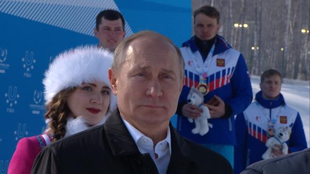 Путин лично наградил призеров Универсиады в лыжной гонке Путин лично наградил призеров Универсиады в лыжной гонке