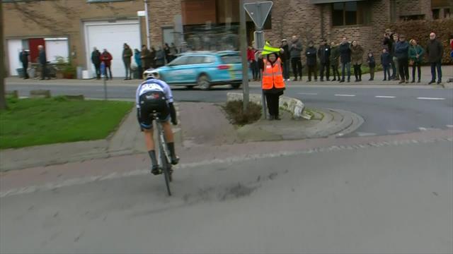 Kuurne-Brussels-Kuurne: Así fue la descalificación de Matteo Trentin Kuurne-Brussels-Kuurne: Así fue la descalificación de Matteo Trentin