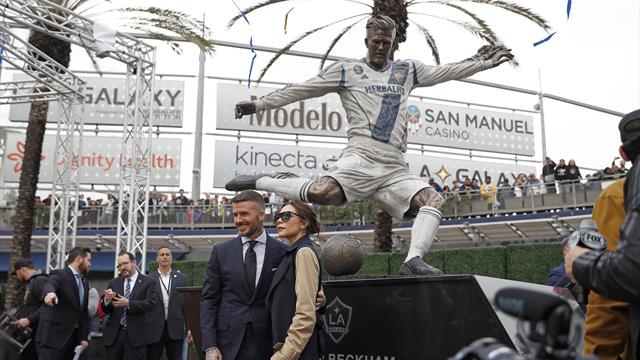 I Los Angeles Galaxy onorano Beckham con una statua. "Grazie, ora rimarrò sempre giovane" I Los Angeles Galaxy onorano Beckham con una statua. "Grazie, ora rimarrò sempre giovane"