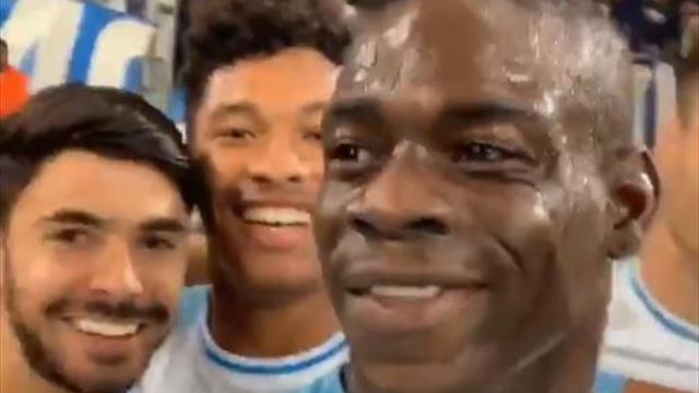 Balotelli réclame que sa célébration selfie devienne disponible sur FIFA