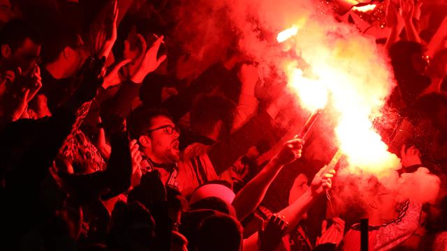 Dans une ambiance de feu, la revanche des supporters : "On a l'habitude d'être décriés..."