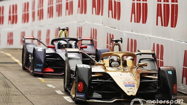 Bird stripped of Hong Kong E-Prix win over crash with Lotterer