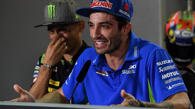 Mitfahrgelegenheit gesucht: MotoGP-Pilot wird zum Anhalter
