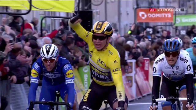 Nella giornata dei ventagli, vince ancora Groenewegen: ottimo Matteo Trentin, quarto Nella giornata dei ventagli, vince ancora Groenewegen: ottimo Matteo Trentin, quarto