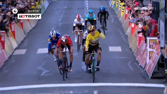 Parijs-Nice | Groenewegen sprint op grootse wijze naar tweede etappewinst Parijs-Nice | Groenewegen sprint op grootse wijze naar tweede etappewinst