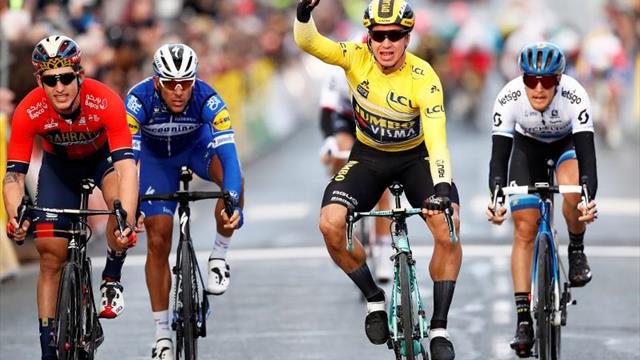 Groenewegen hace doblete en un día de abanicos y refuerza el liderato
