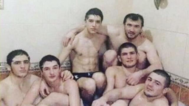 Боец UFC – о фото с Хабибом в ванной: «Мы одетые были, а дальше все отфотошопили»