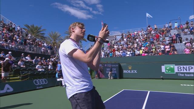 Quand Shapovalov dévoile ses talents de rappeur Quand Shapovalov dévoile ses talents de rappeur