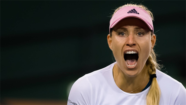 Kerber domine Venus Williams et file en demi-finales