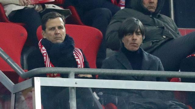Aufreger auf der Tribüne: Bierhoff trägt Bayern-Schal