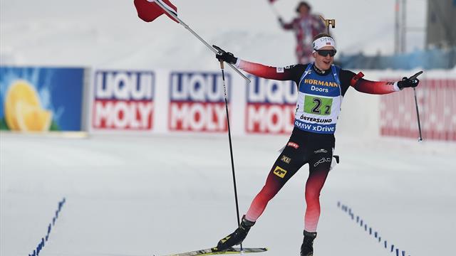 Zieleinlauf mit Flagge: Bö macht Gold für Norwegen perfekt Zieleinlauf mit Flagge: Bö macht Gold für Norwegen perfekt