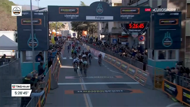 Tirreno-Adriatico | Viviani sprint naar tweede zege op rij voor Deceuninck-Quick-Step Tirreno-Adriatico | Viviani sprint naar tweede zege op rij voor Deceuninck-Quick-Step