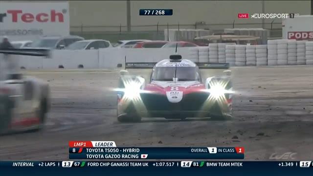 1.000 Millas de Sebring: El 'fuera-dentro' de Alonso para doblar a medio pelotón 1.000 Millas de Sebring: El 'fuera-dentro' de Alonso para doblar a medio pelotón