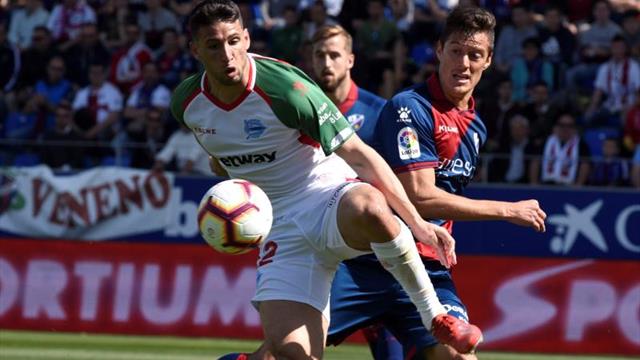1-3. El Alavés aumenta su buena racha y le complica la vida más al Huesca