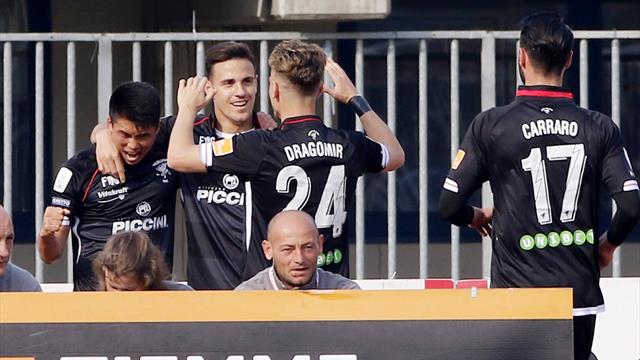Il Benevento si è inceppato, colpo Perugia; il Livorno non si ferma più
