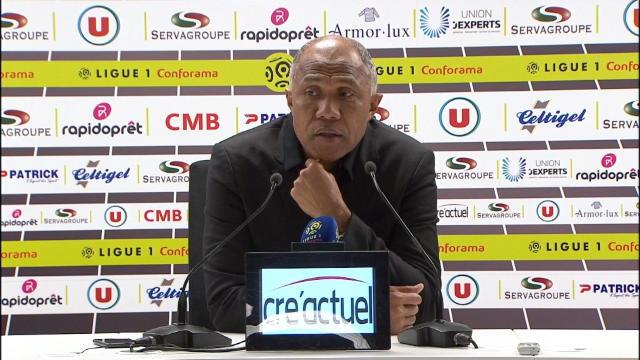 Kombouaré : "Un énorme coup sur la tête" Kombouaré : "Un énorme coup sur la tête"