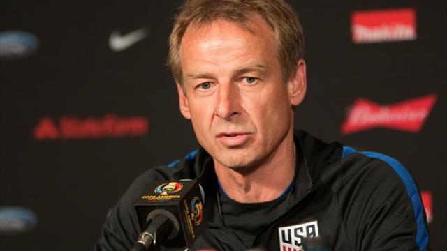El exseleccionador alemán Klinsmann califica de "explosiva" la situación de Löw