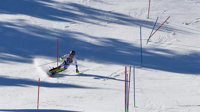 Noël s'offre la première manche, Hirscher galère encore