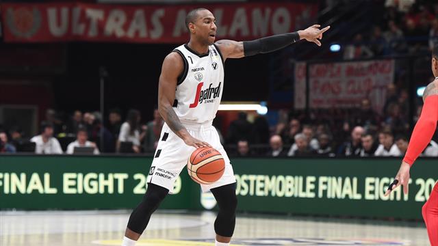 Venezia su Milano al fotofinish, Cantù al 7° successo di fila. L'OT premia Sassari e Brescia