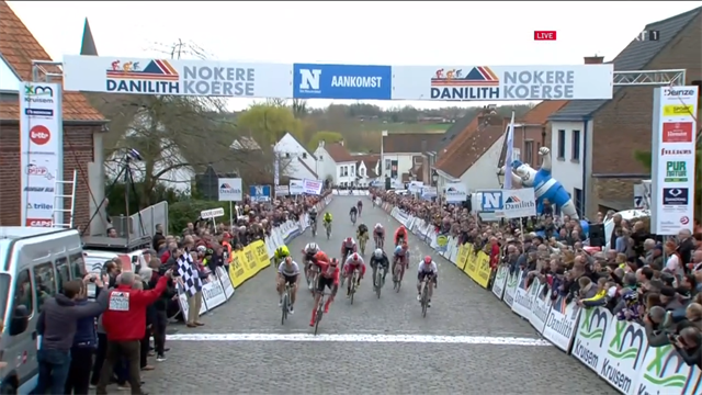 Nokere Koerse | Bol bezorgt Sunweb eerste seizoenszege, van der Poel hard onderuit Nokere Koerse | Bol bezorgt Sunweb eerste seizoenszege, van der Poel hard onderuit