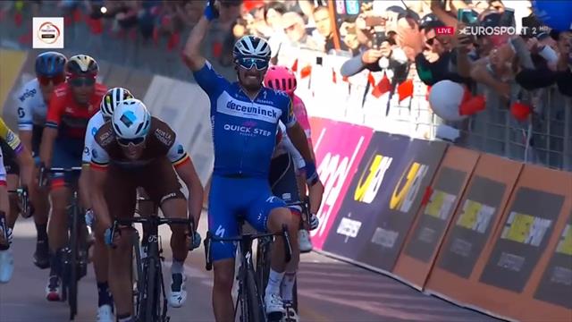 Volata perfetta di Julian Alaphilippe: il Moschettiere vince la sua prima Milano-Sanremo Volata perfetta di Julian Alaphilippe: il Moschettiere vince la sua prima Milano-Sanremo