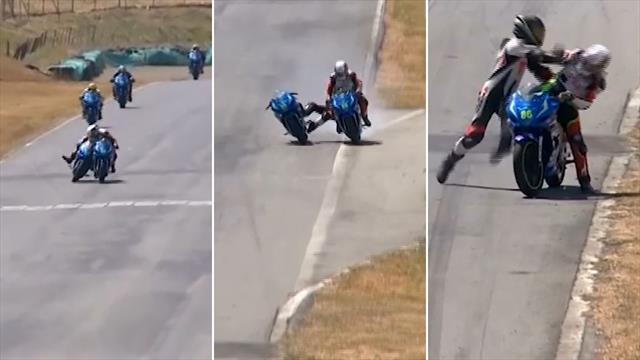 Fullspeed-Crash, Bike geentert, auf die Fresse: Gaga-Szene bei Motorradrennen Fullspeed-Crash, Bike geentert, auf die Fresse: Gaga-Szene bei Motorradrennen
