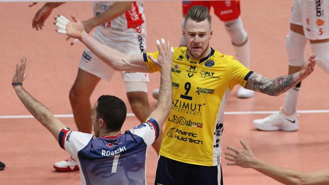 Civitanova demolisce Trento e sale 2-0. Modena pareggia i conti con Perugia, 1-1