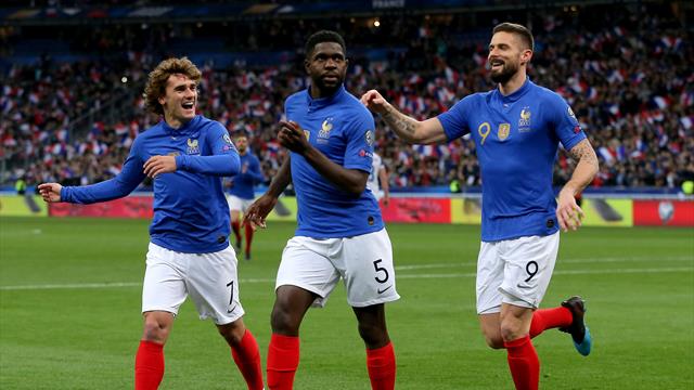 Griezmann félicite Giroud : ''C'est un exemple, on veut l'emmener le plus haut possible" Griezmann félicite Giroud : ''C'est un exemple, on veut l'emmener le plus haut possible"