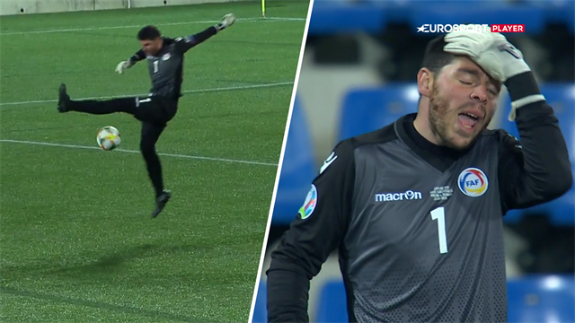 Gigantisk drop: Andorra-keeper forsøger på ekvilibristisk vis at halvflugte bolden væk Gigantisk drop: Andorra-keeper forsøger på ekvilibristisk vis at halvflugte bolden væk