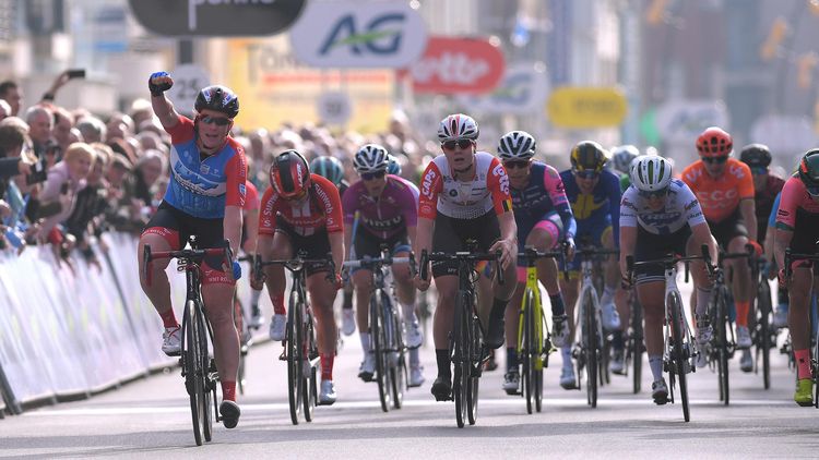 Longo Borghini Sorry After Throwing Bank Bike Brugge De Panne