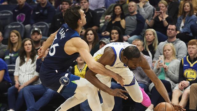 NBA roundup: Warriors fall in controversial finish