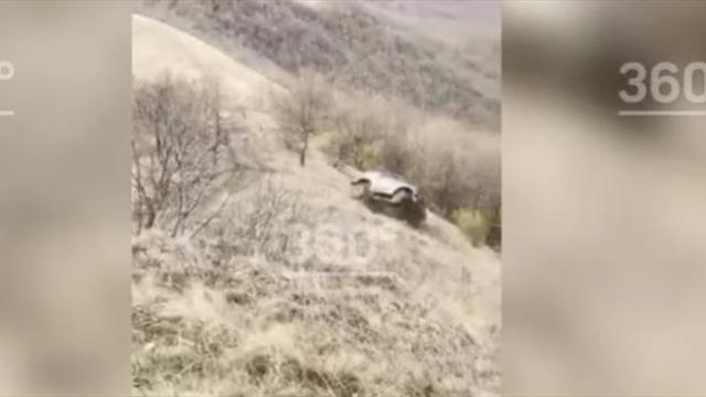 Российский автогонщик погиб после падения экипажа в обрыв