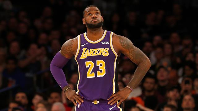 Nike empêche LeBron James de donner son n°23 à Davis