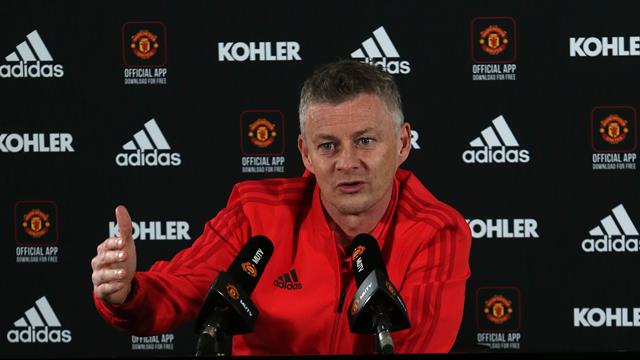 Man United - Smalling met Messi au défi Man United - Smalling met Messi au défi