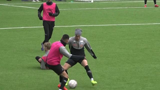 Bård Finne ydmykes på trening: – Den må du klippe bort Bård Finne ydmykes på trening: – Den må du klippe bort