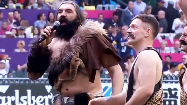 Wie skurril ist das denn! Rugby-Ikone Chabal singt 80iger-Jahre-Hit Wie skurril ist das denn! Rugby-Ikone Chabal singt 80iger-Jahre-Hit