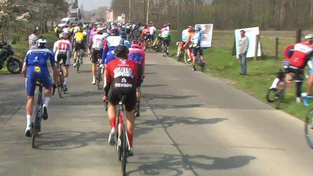 Riders stop off for toilet break at start of race Riders stop off for toilet break at start of race