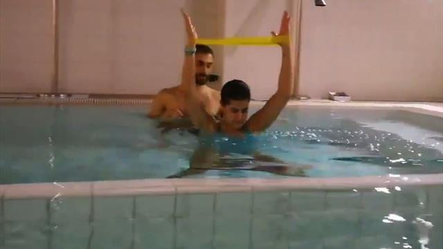 Carolina Marín prosigue su recuperación viento en popa: así se ejercita en la piscina Carolina Marín prosigue su recuperación viento en popa: así se ejercita en la piscina