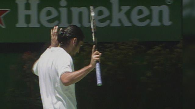 Top 5: i colpi più belli da dietro la schiena, da Federer a Evans Top 5: i colpi più belli da dietro la schiena, da Federer a Evans