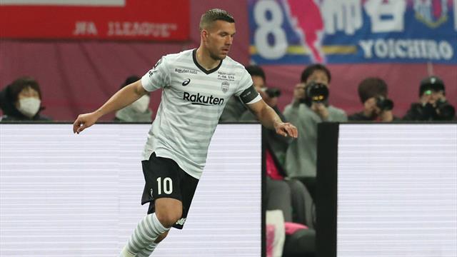 Podolski nicht mehr Kobe-Kapitän, Klub entlässt Trainer Lillo