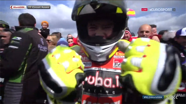Superbikes | Bautista wint ook race twee, van der Mark knap tweede Superbikes | Bautista wint ook race twee, van der Mark knap tweede