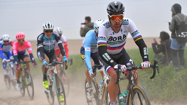 Le moment où Sagan a perdu la course : le Slovaque n'a pu suivre Gilbert et Politt Le moment où Sagan a perdu la course : le Slovaque n'a pu suivre Gilbert et Politt