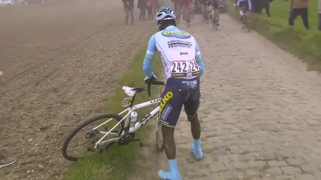 París-Roubaix 2019: La aventura del africano Areruya acabó con una avería de su bici París-Roubaix 2019: La aventura del africano Areruya acabó con una avería de su bici