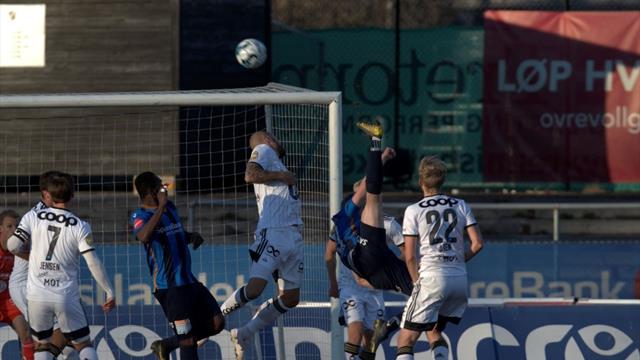 Vanvittig Brynhildsen-scoring mot Rosenborg: – Kommer til å gå Europa rundt Vanvittig Brynhildsen-scoring mot Rosenborg: – Kommer til å gå Europa rundt